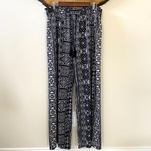 BOHO White & Black Patterned Beach Flowy Pants size Large
